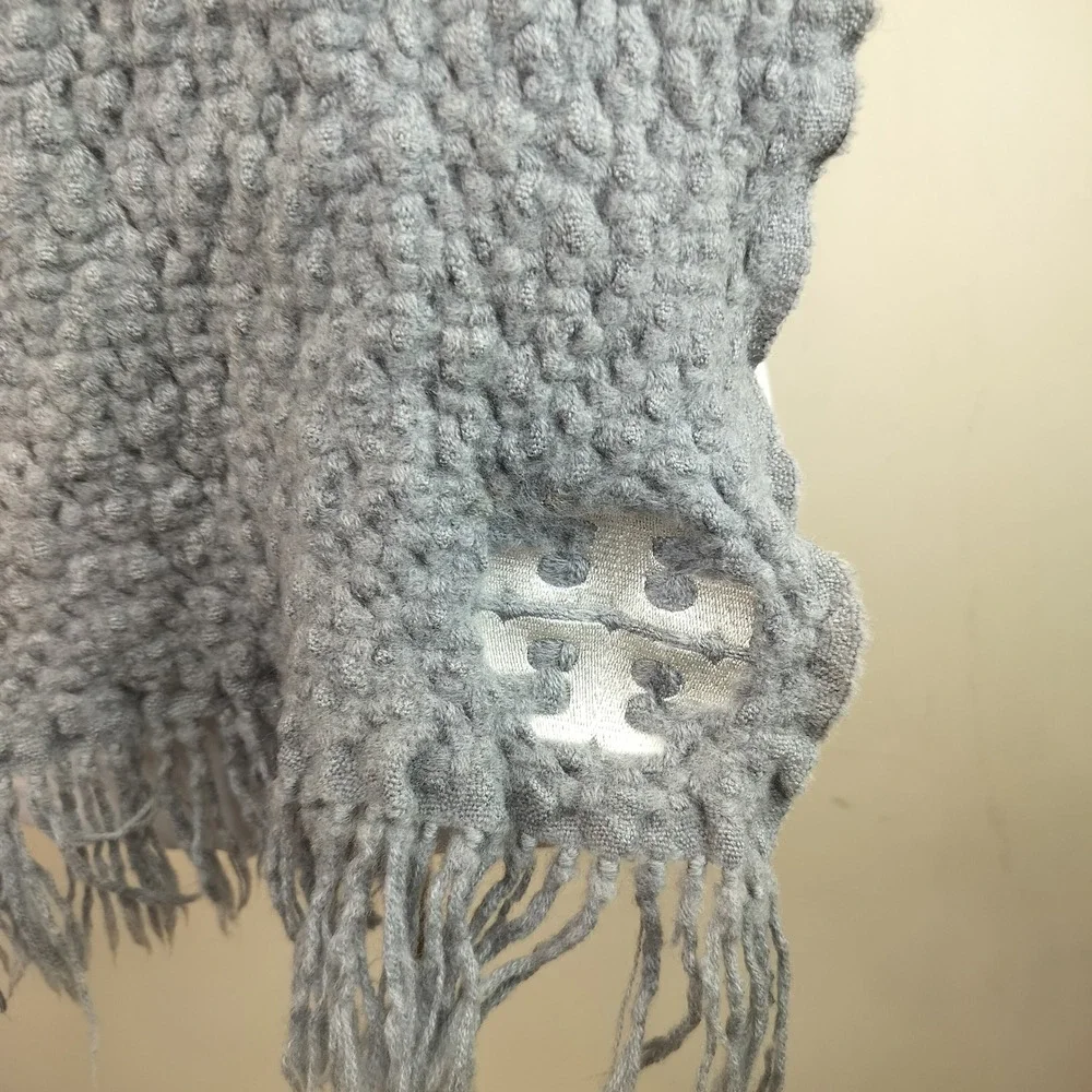 Tory Burch Wool Blend Scarf w/ Fringe 60 x 10 Logo Gray Textured Chunky